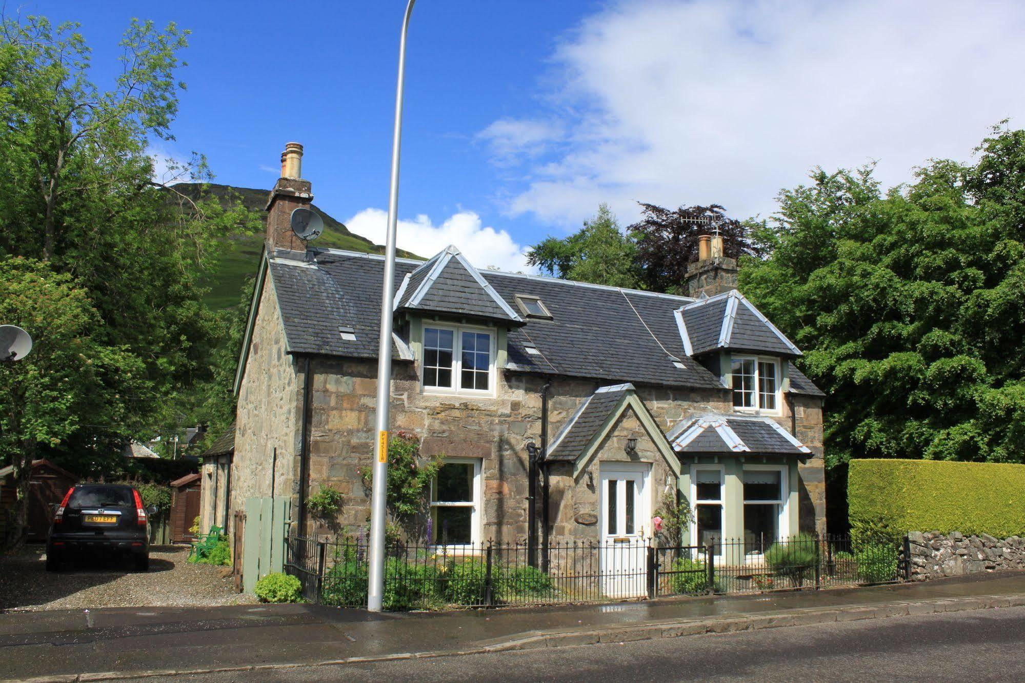 Glenalbyn Cottage Saint Fillans Esterno foto
