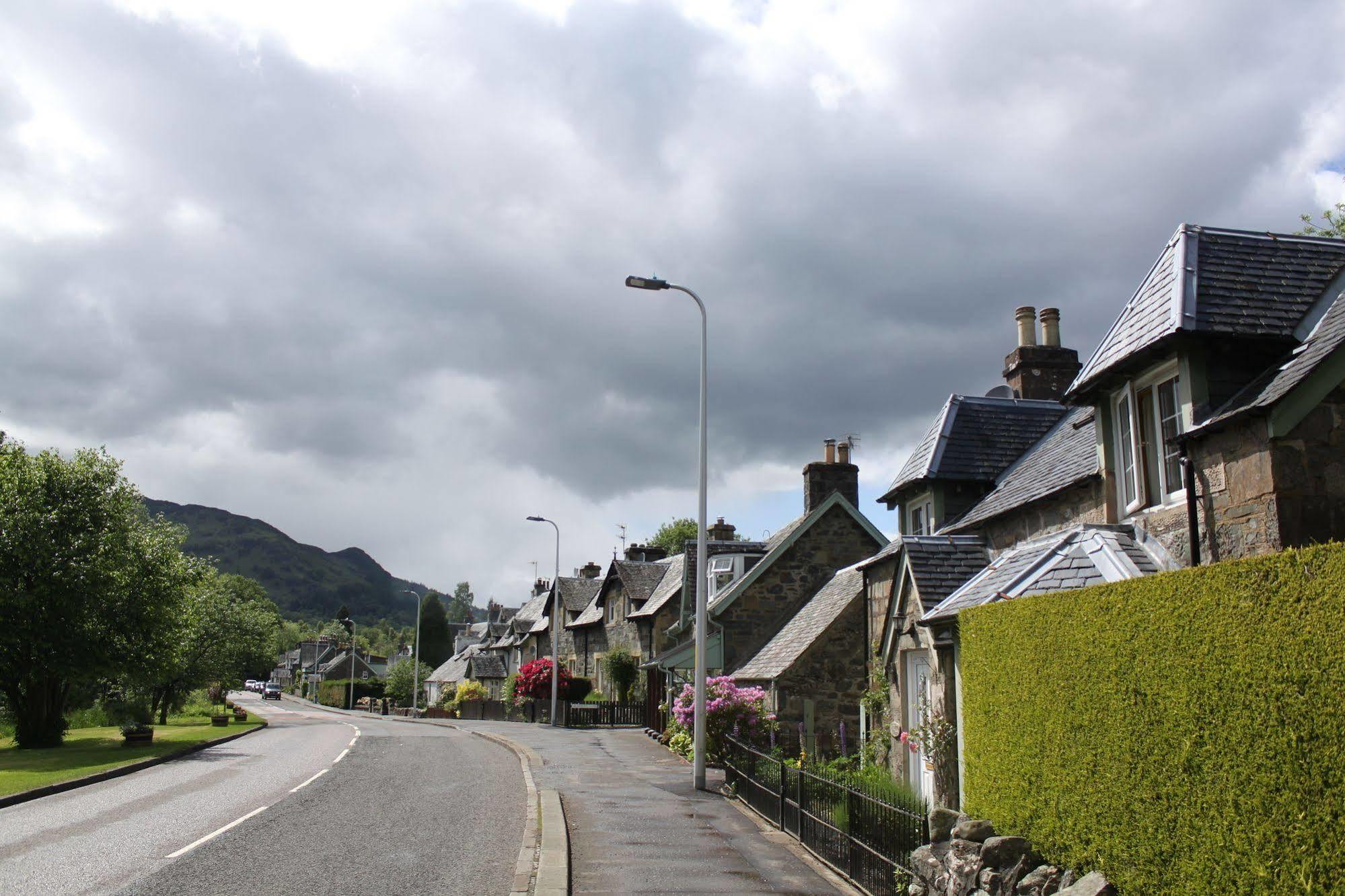 Glenalbyn Cottage Saint Fillans Esterno foto